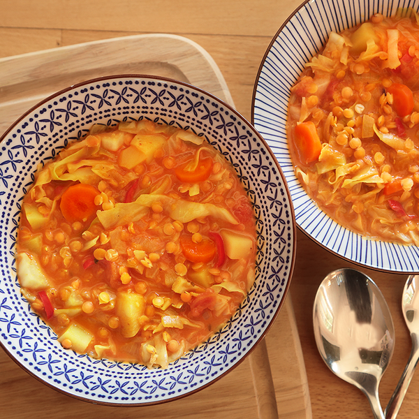 Spitzkohl-Curry mit Roten Linsen und Kokosmilch. - Buffet Ok