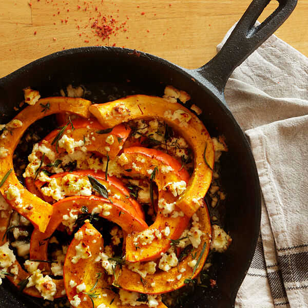 Gebackener Kürbis mit Feta und frischen Kräutern - Buffet Ok