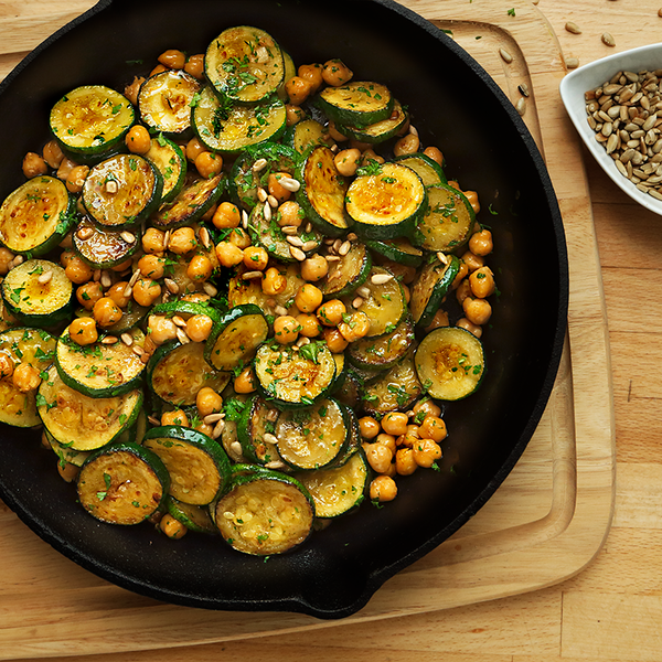 Zucchini mit Kichererbsen: schnell, köstlich und vegan - Buffet Ok